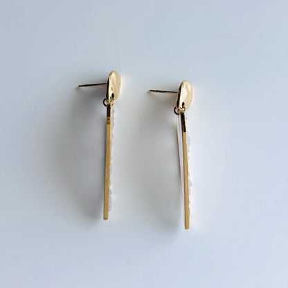 【ステンレス】ロングハートシェイプ ストーンピアス