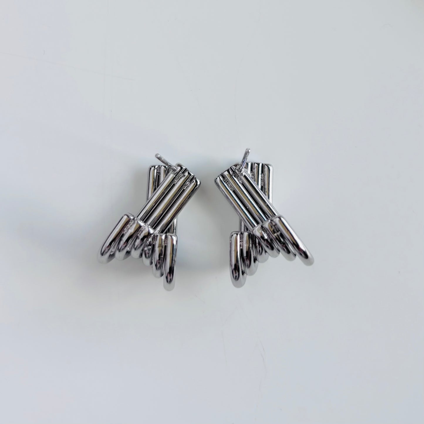 【ステンレス】クロスライン Jシェイプピアス