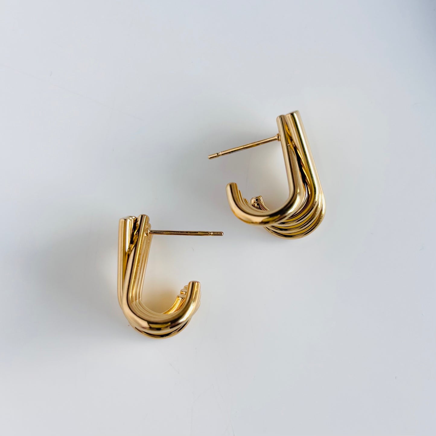 【ステンレス】クロスライン Jシェイプピアス