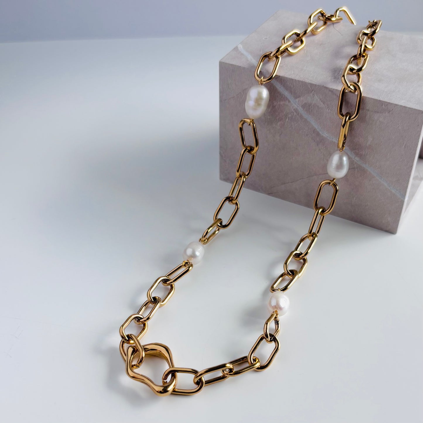 【ステンレス】バロックパール ニュアンスモチーフ チェーンネックレス