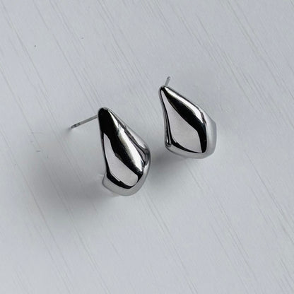 【ステンレス】ダイヤドロップ ニュアンスピアス