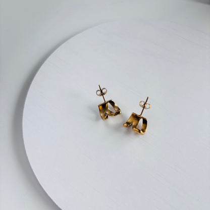 【ステンレス】ダブルラインニュアンスミニピアス